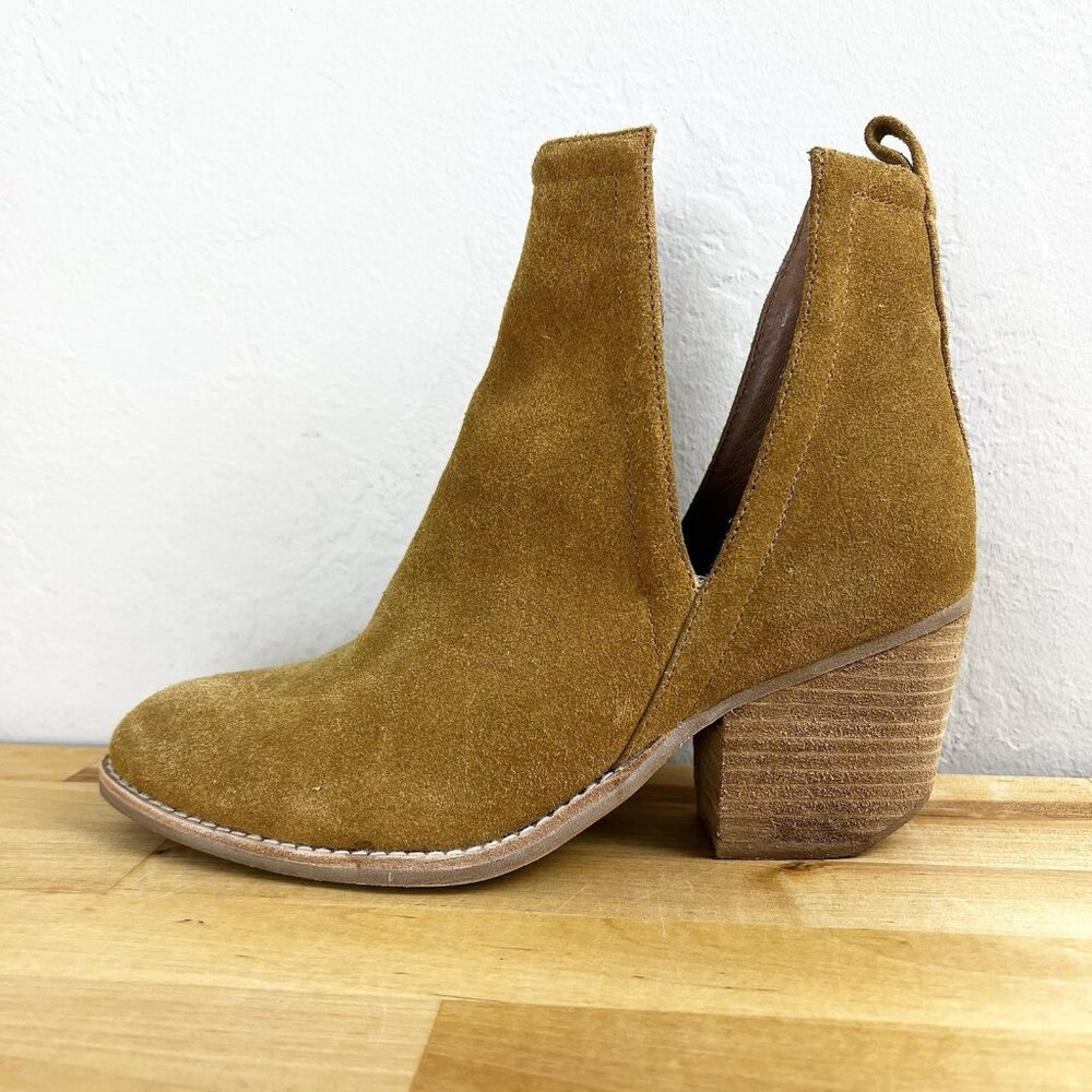 Jeffrey Campbell Boots Orwell Suede Ankle Booties Pull‎ On Cut Out Size 7.5